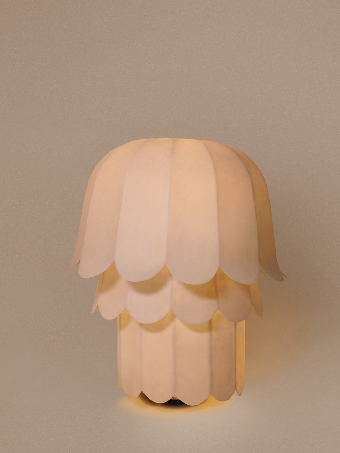 The ¨Frather¨ Floor Lamp
