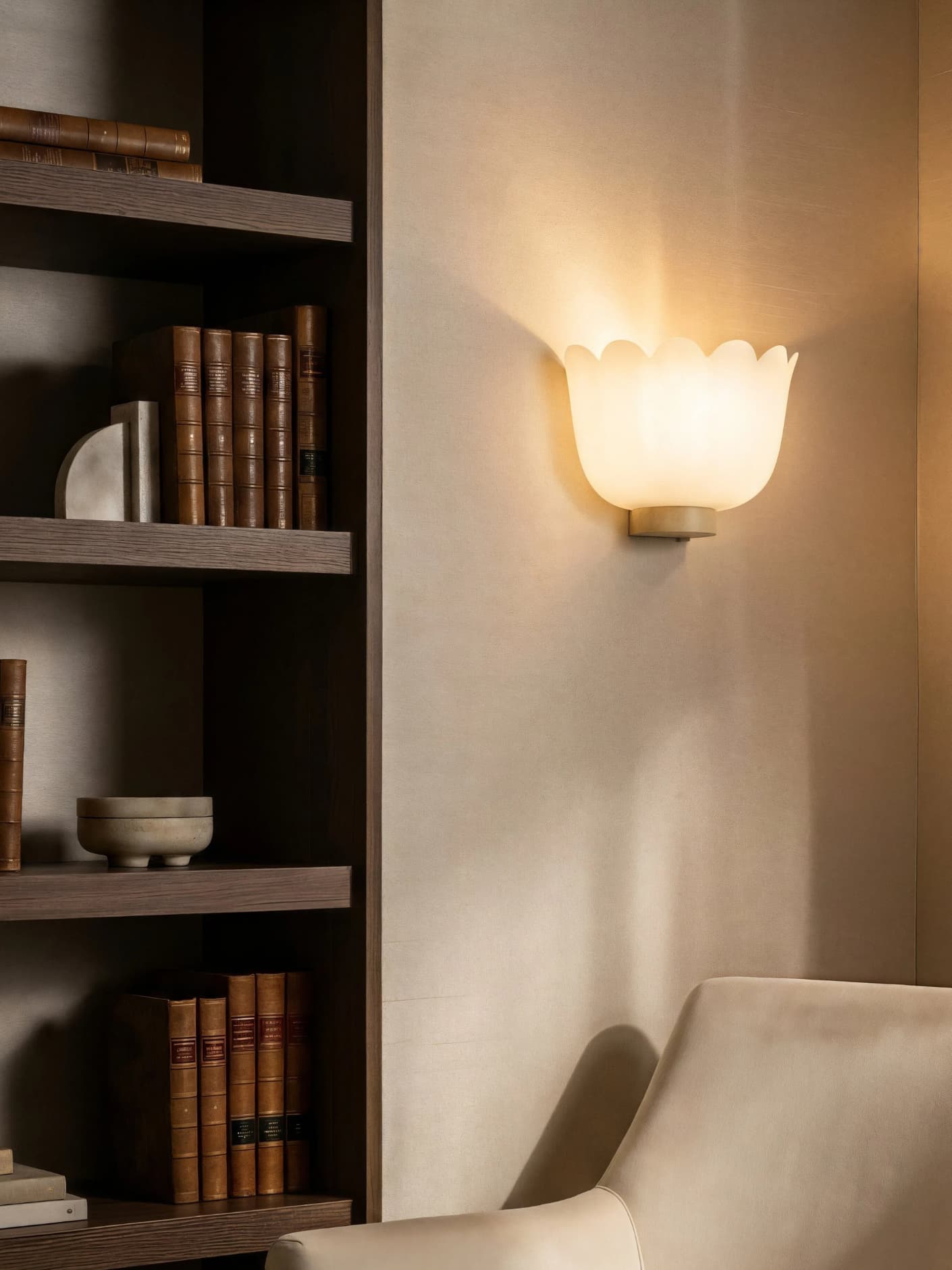 The ¨Feather¨ Wall Lamp