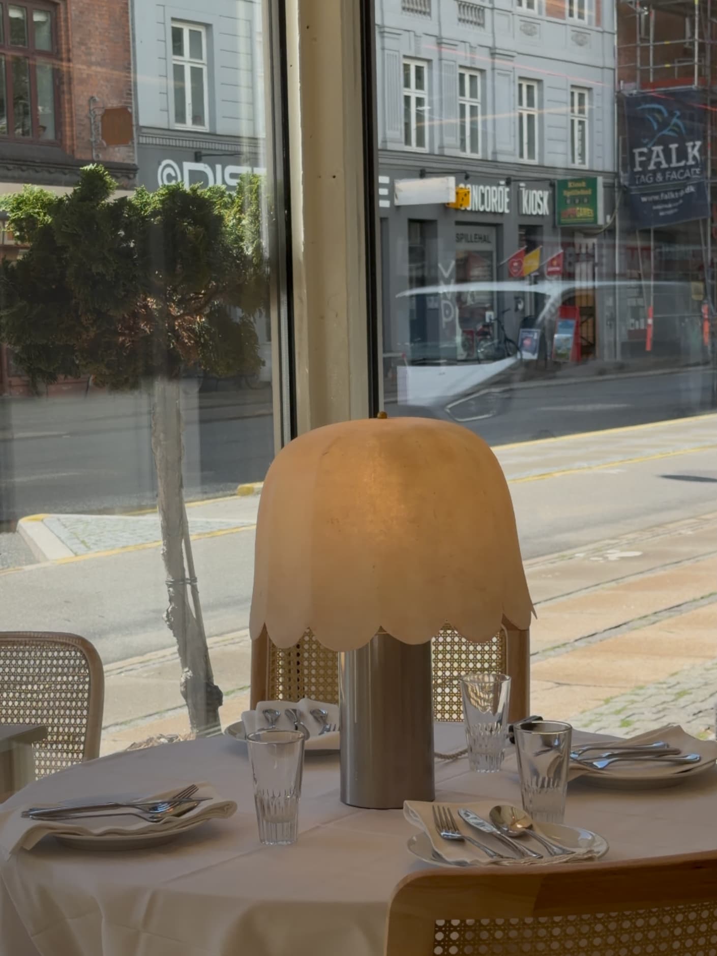 The “Feather” Table Lamp Model 3