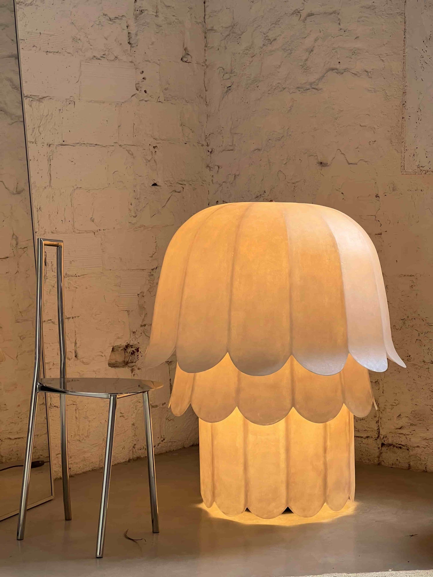 The ¨Frather¨ Floor Lamp