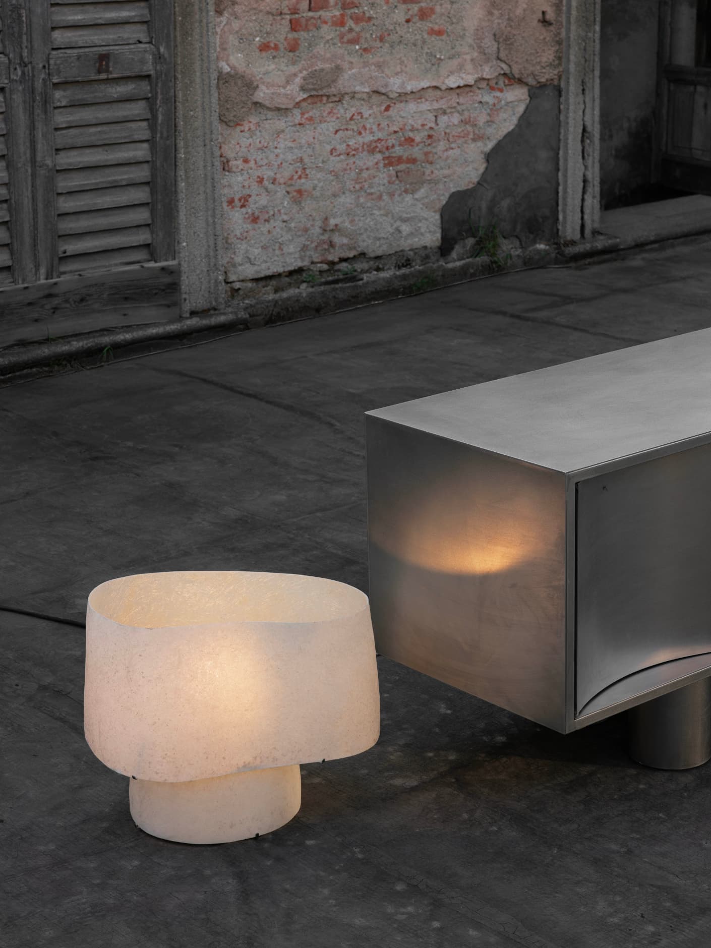 Kilzi-lighting_Designer-Lamp_Collectible-design_Spanish-designer_Design-Miami_Mush-Lamps_Organic-design_Brutalist-design_Contemporary-lighting_Nature-inspired-design_Design-table-Lamp_Fibreglass-Lamp_The-Mush-Lamp-Chub_11