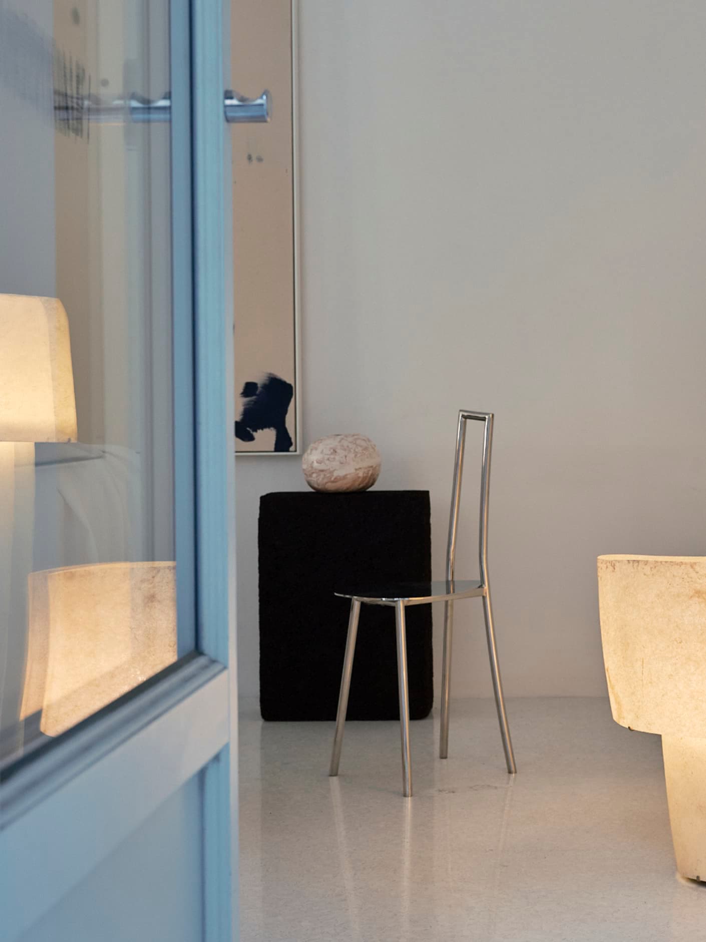 Kilzi seating, minimalist and artistic design chair made of stainless steel, exclusive luxury design.