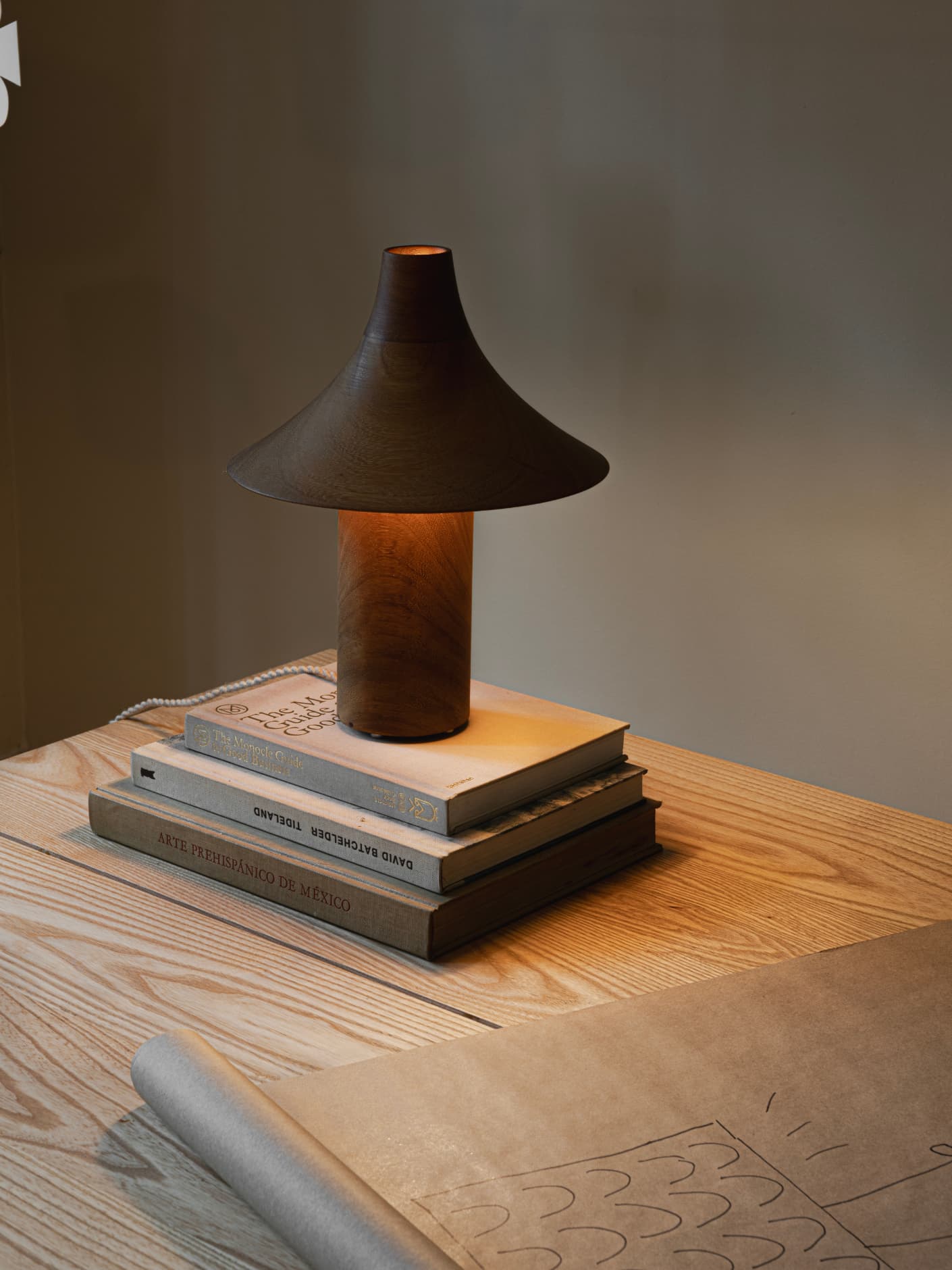 Kilzi_lighting_Designer-Lamp_Collectible-design_Spanish-designer_Design-Miami_Hat-Lamps_Organic-design_Brutalist-design_Contemporary-lighting_Nature-inspired-design_Design—Table-Lamp_Wood-Lamp_The-Hat-Lamp_2