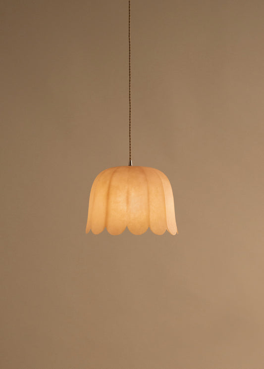 The ¨Feather¨ Pendant - Model 3 (1 shade)