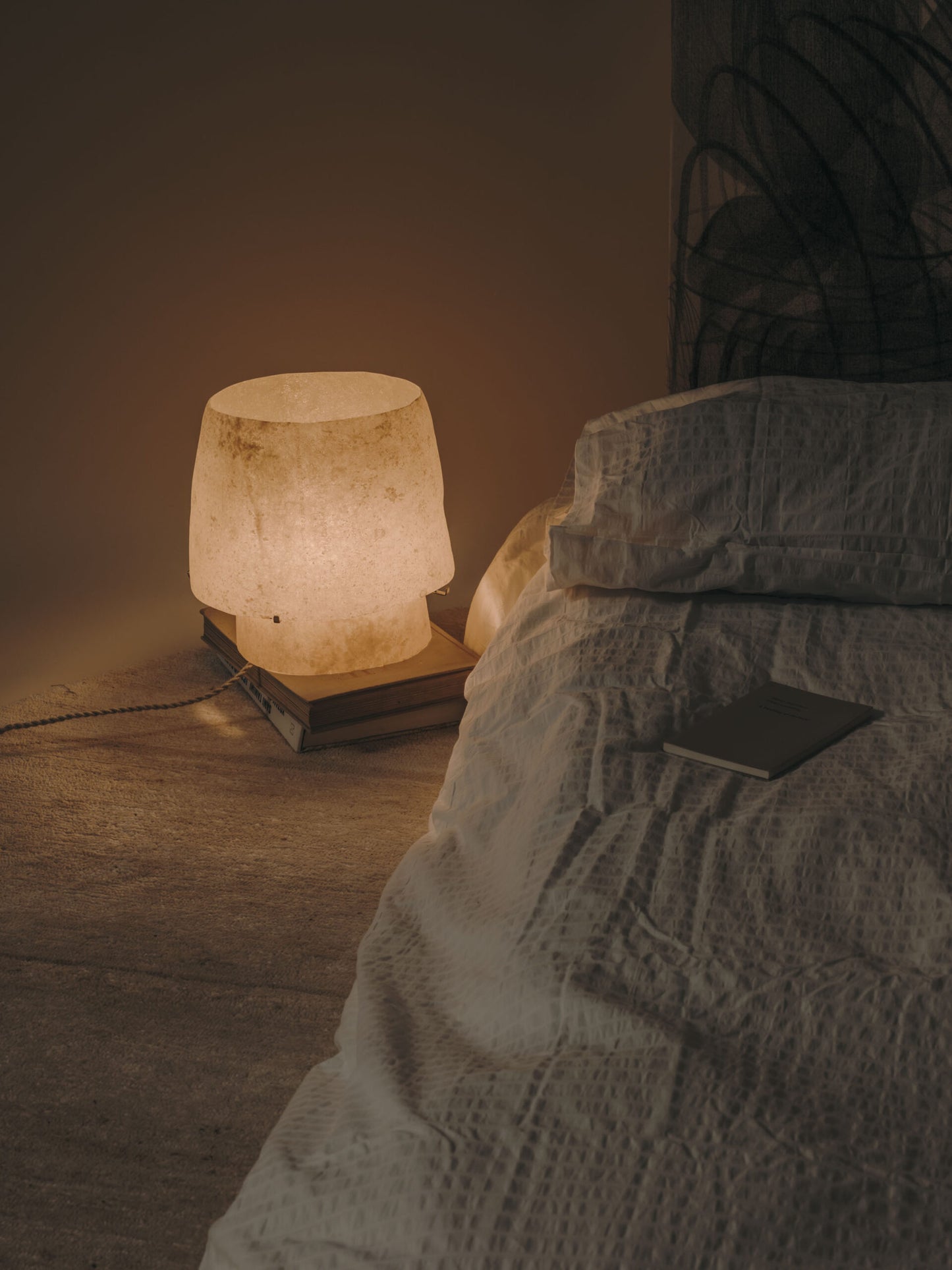 Kilzi-lighting_Designer-Lamp_Collectible-design_Spanish-designer_Design-Miami_Mush-Lamps_Organic-design_Brutalist-design_Contemporary-lighting_Nature-inspired-design_Design-table-Lamp_Fibreglass-Lamp_ThE-Mush-Lamp-Tiny_1