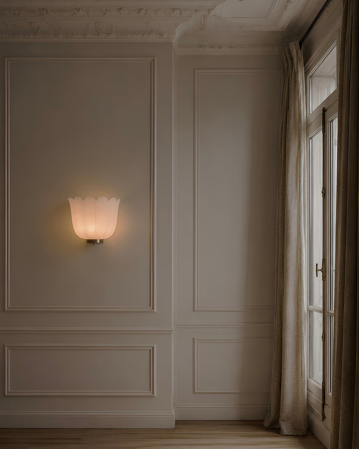 The ¨Feather¨ Wall Lamp
