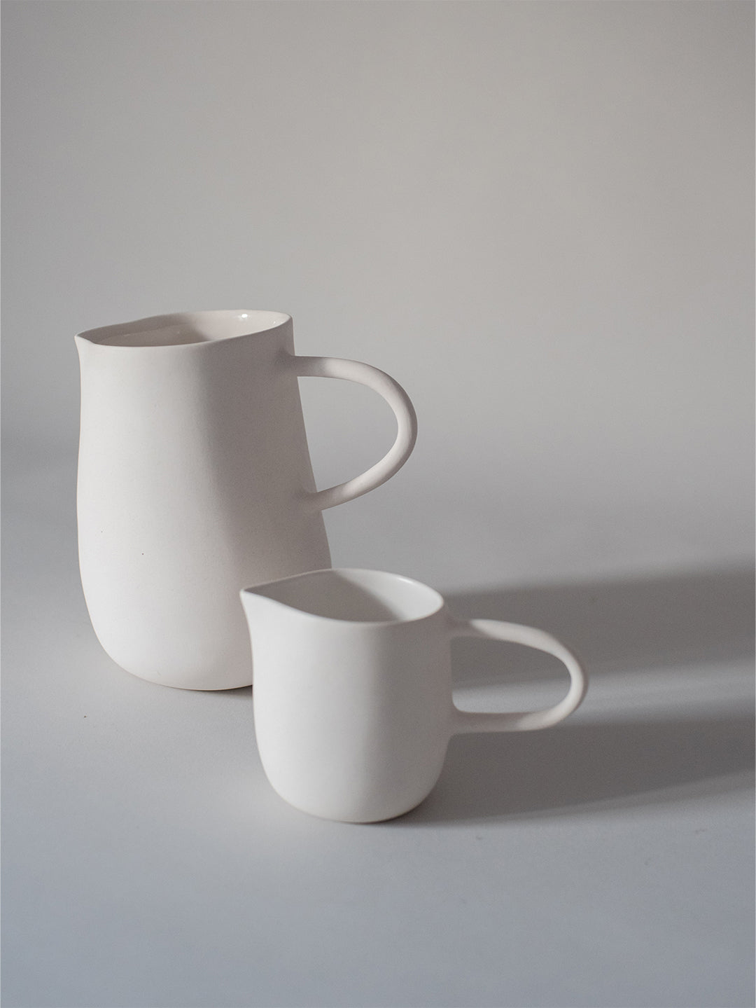 Kilzi_Designer-Object_Collectible-design_Spanish-designer_Design-Miami_Family-Jugs_Organic-design_Brutalist-design_Contemporary-object_Design-Objects_-Porcelain_THE-FAMILY-JUGS_KID-4