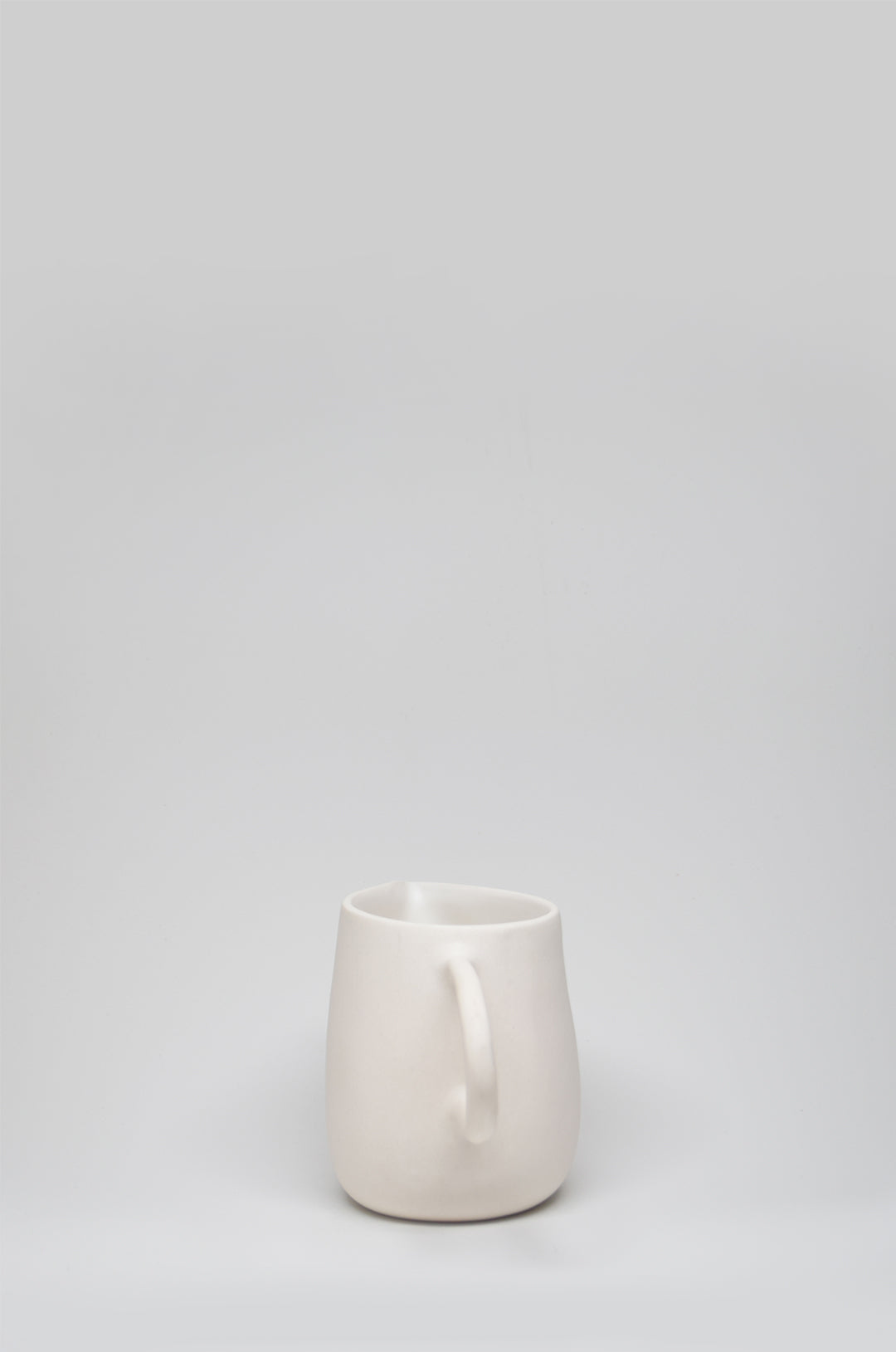 Kilzi_Designer-Object_Collectible-design_Spanish-designer_Design-Miami_Family-Jugs_Organic-design_Brutalist-design_Contemporary-object_Design-Objects_-Porcelain_THE-FAMILY-JUGS_KID-3