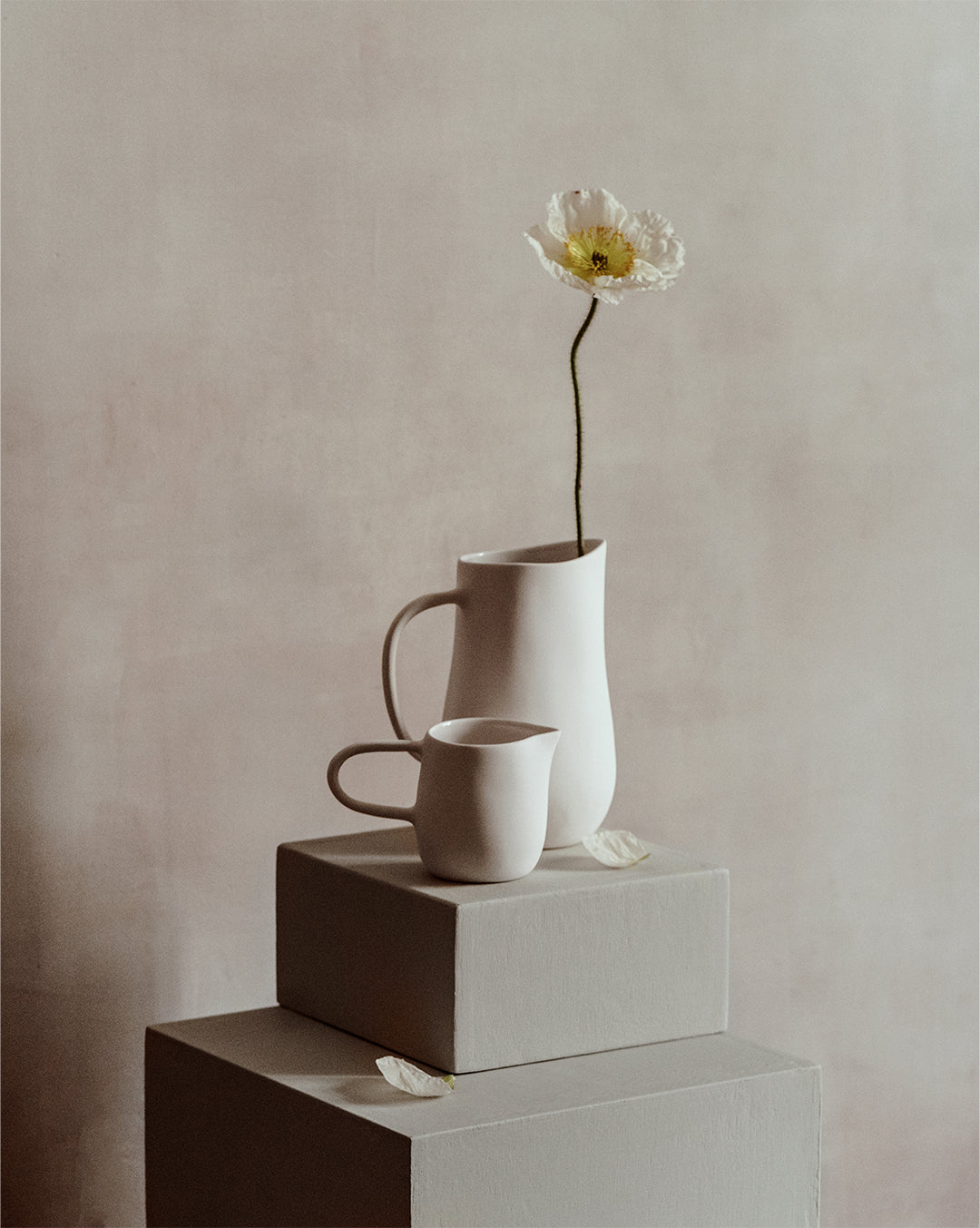 Kilzi_Designer-Object_Collectible-design_Spanish-designer_Design-Miami_Family-Jugs_Organic-design_Brutalist-design_Contemporary-object_Design-Objects_-Porcelain_THE-FAMILY-JUGS_KID-6