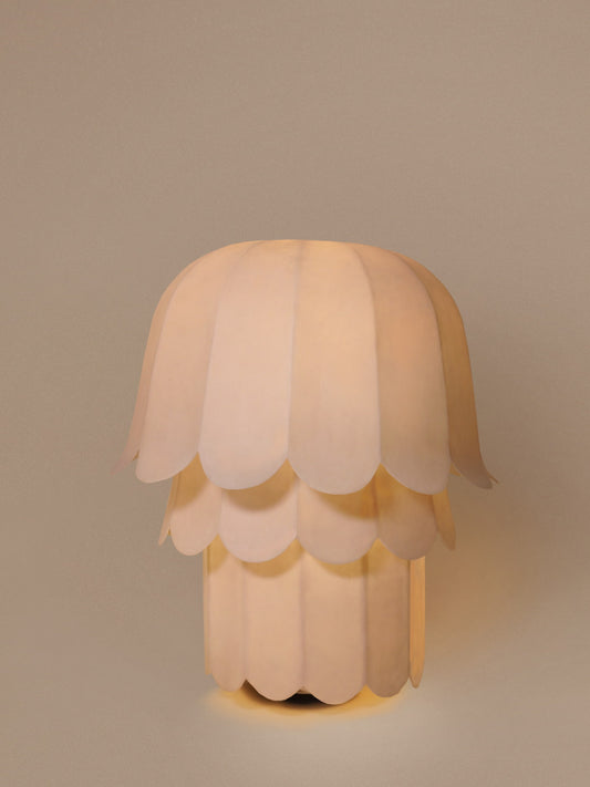 The ¨Frather¨ Floor Lamp