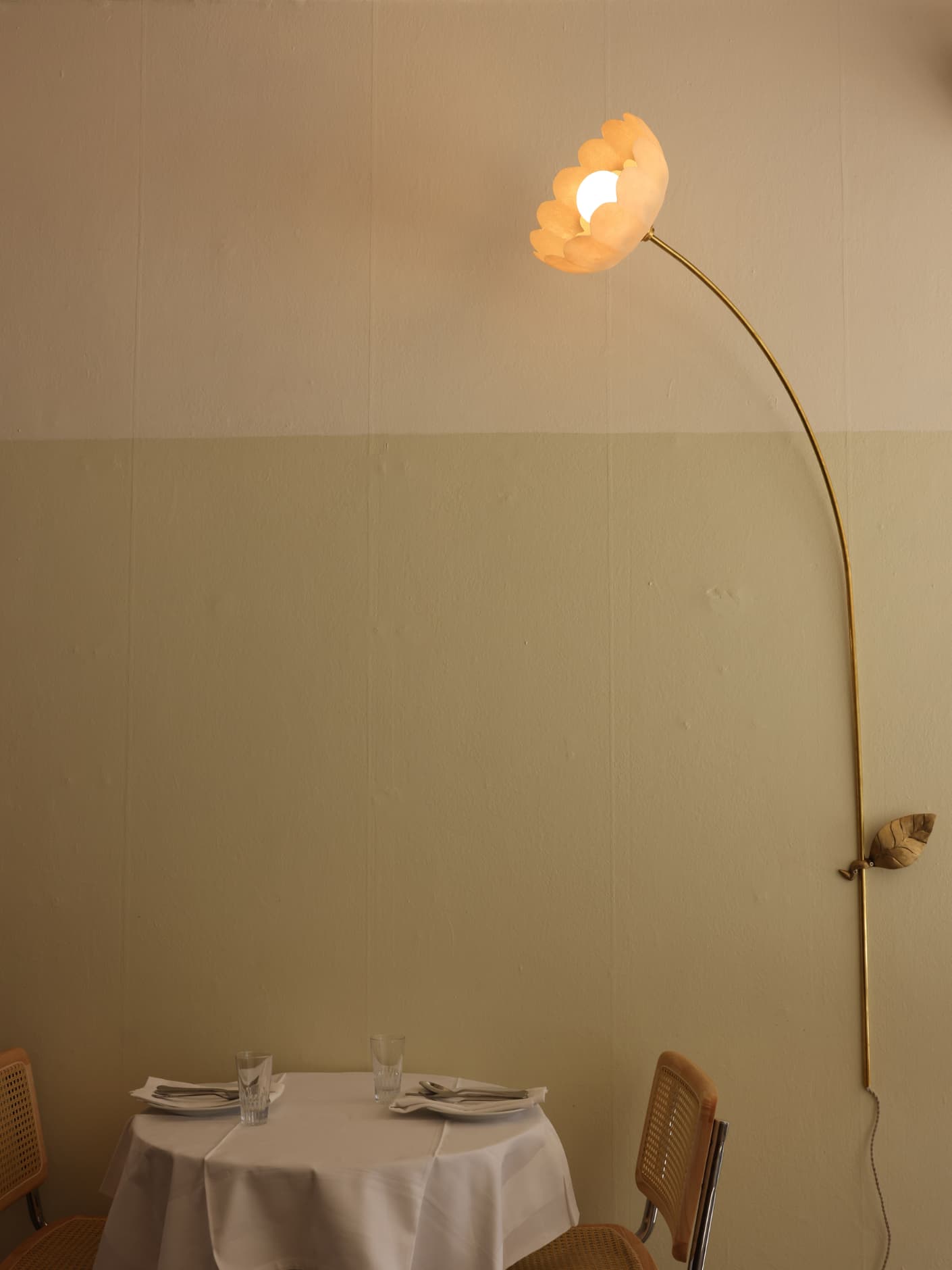The ¨Feathher¨ Wall Lamp Model 2