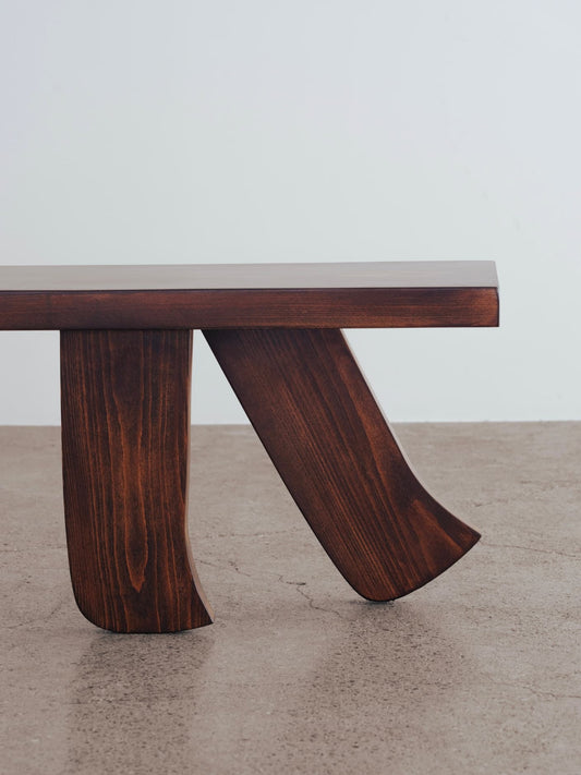 The ¨Barefoot¨ bench