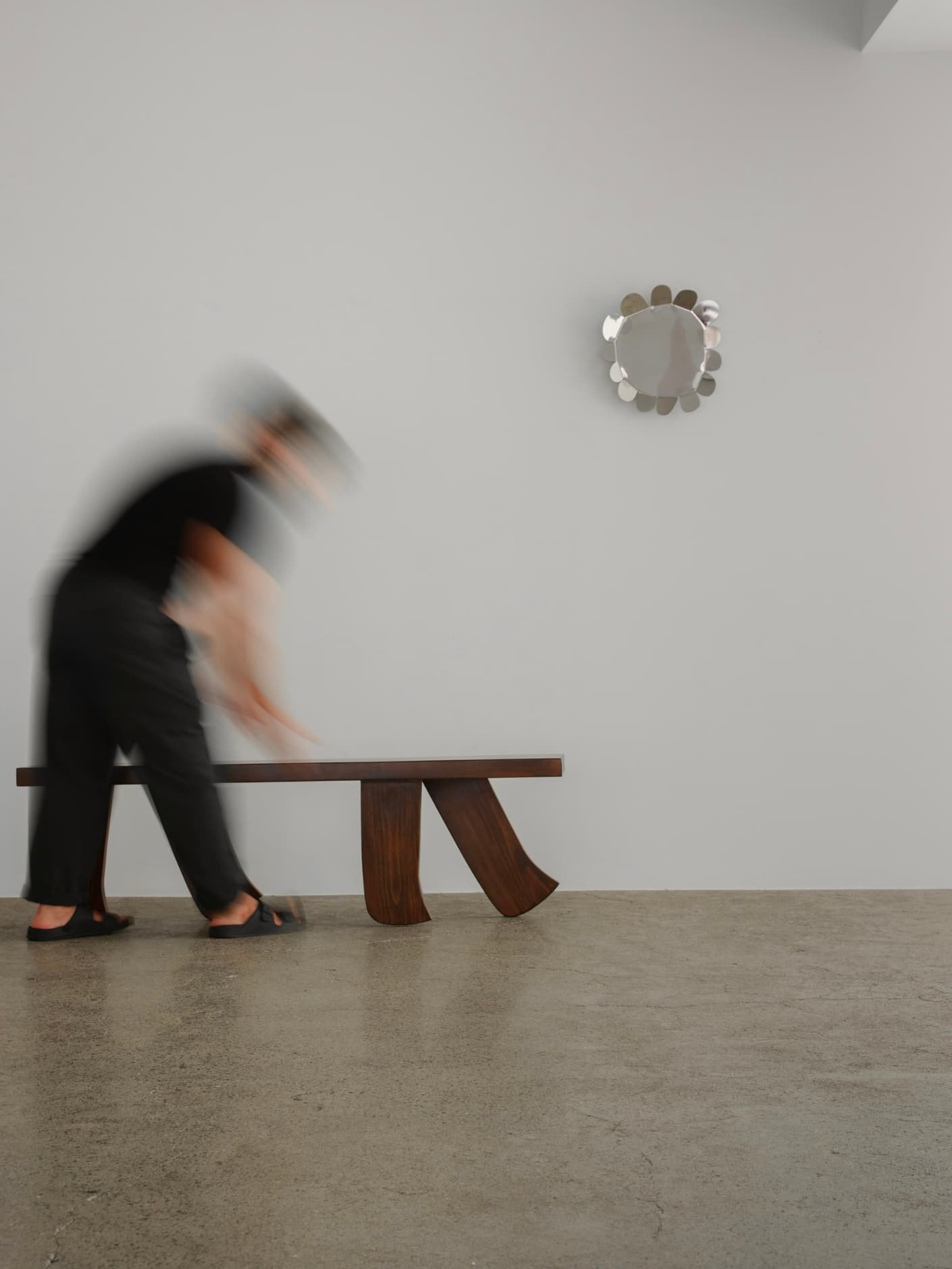 The ¨Barefoot¨ bench
