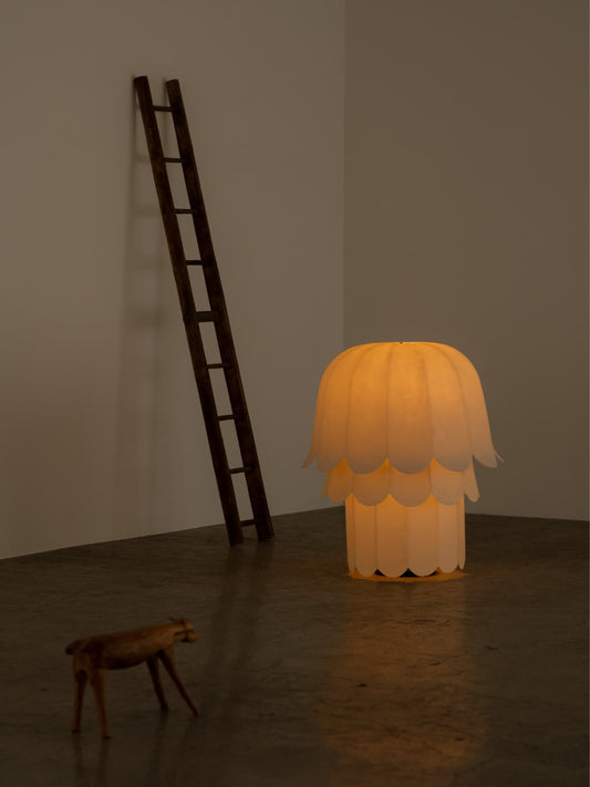 The ¨Feather¨ Floor Lamp