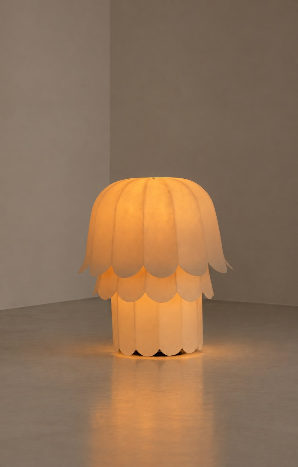The ¨Feather¨ Floor Lamp