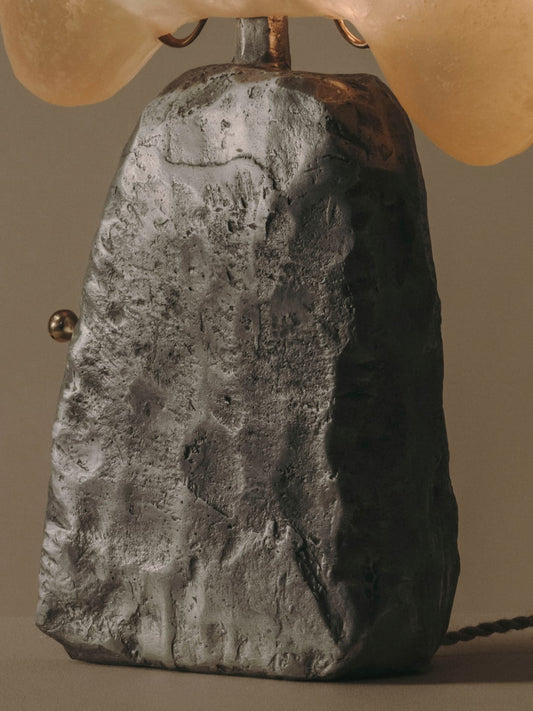 Kilzi-lighting_Designer-Lamp_Collectible-design_Spanish-designer_Design-Miami_Cashew-Lamps_Organic-design_Brutalist-design_Contemporary-lighting_Nature-inspired-design_Design-table-Lamp_artistic-Lamp_The-Cashew-Lamp_1