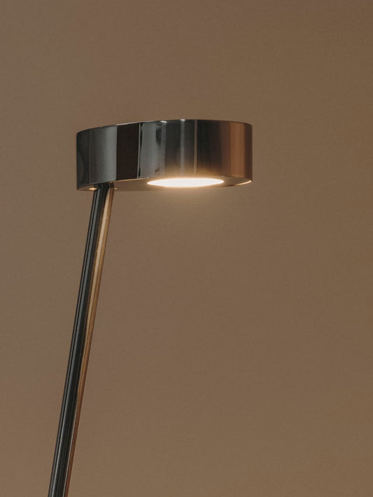 Kilzi-lighting_Designer-Lamp_Collectible-design_Spanish-designer_Design-Miami_Giraffe-Lamps_Organic-design_Brutalist-design_Contemporary-lighting_Nature-inspired-design_Design-floor-Lamp_Stainless-Steel-Lamp_The-Giraffe-Lamp_10