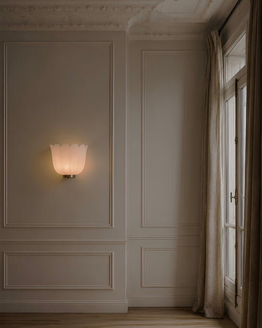The ¨Feather¨ Wall Lamp