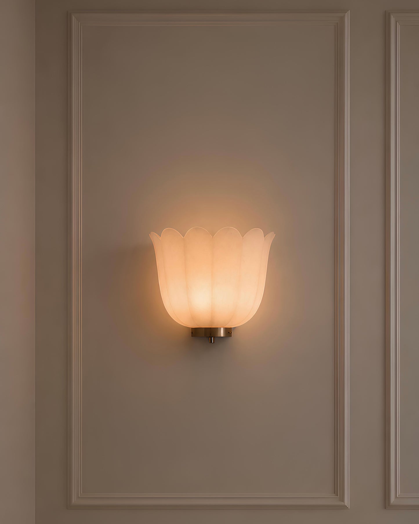 The ¨Feather¨ Wall Lamp